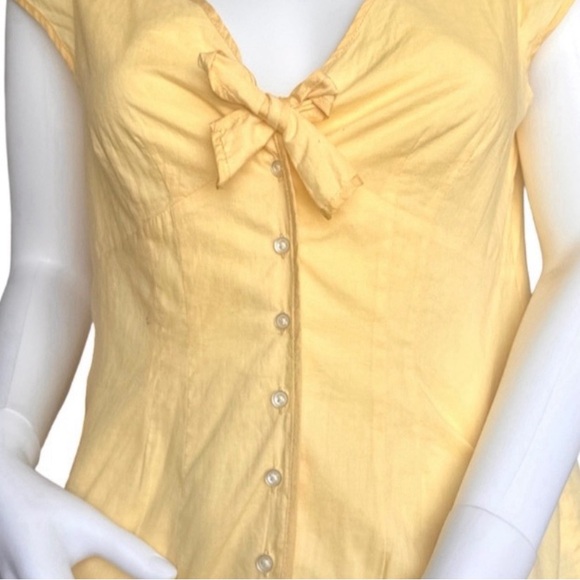 🐥GAP vintage Pastel Yellow bow decoration button Cap sleeve Top - Picture 5 of 5